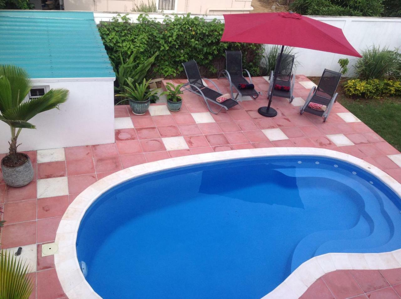 Fayruz Villa Is A 3 Bedroom, 3 Bathroom Detached House With Ac And Swimming Pool 5 Minutes Walk From Flic En Flac Public Beach Экстерьер фото