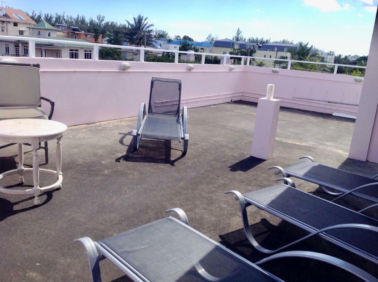 Fayruz Villa Is A 3 Bedroom, 3 Bathroom Detached House With Ac And Swimming Pool 5 Minutes Walk From Flic En Flac Public Beach Экстерьер фото
