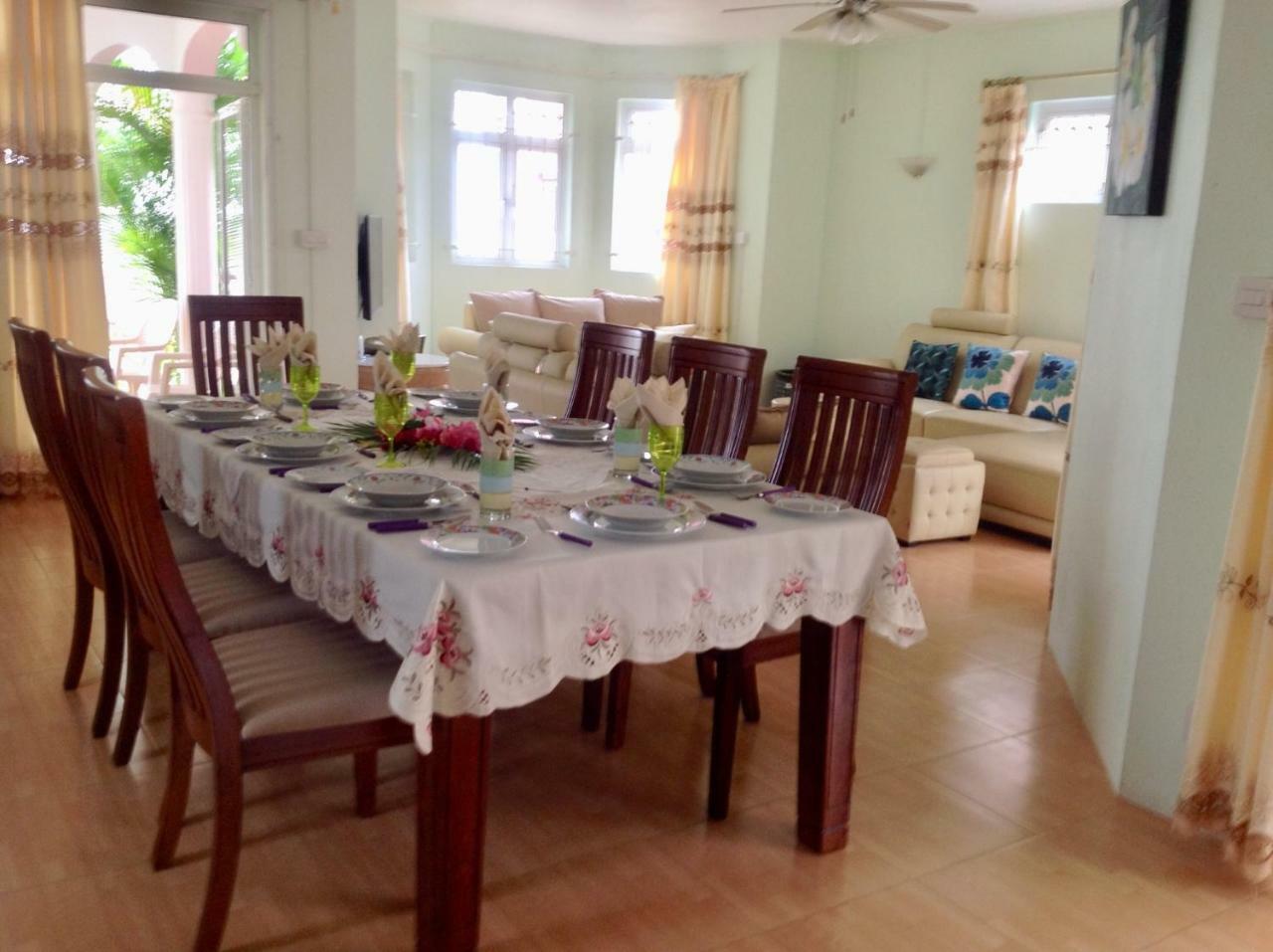 Fayruz Villa Is A 3 Bedroom, 3 Bathroom Detached House With Ac And Swimming Pool 5 Minutes Walk From Flic En Flac Public Beach Экстерьер фото