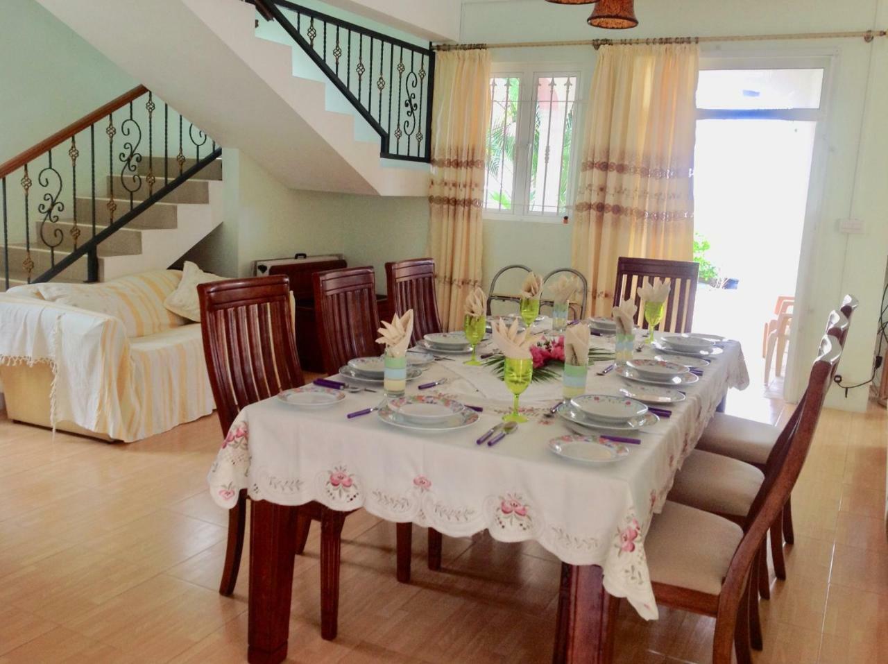 Fayruz Villa Is A 3 Bedroom, 3 Bathroom Detached House With Ac And Swimming Pool 5 Minutes Walk From Flic En Flac Public Beach Экстерьер фото
